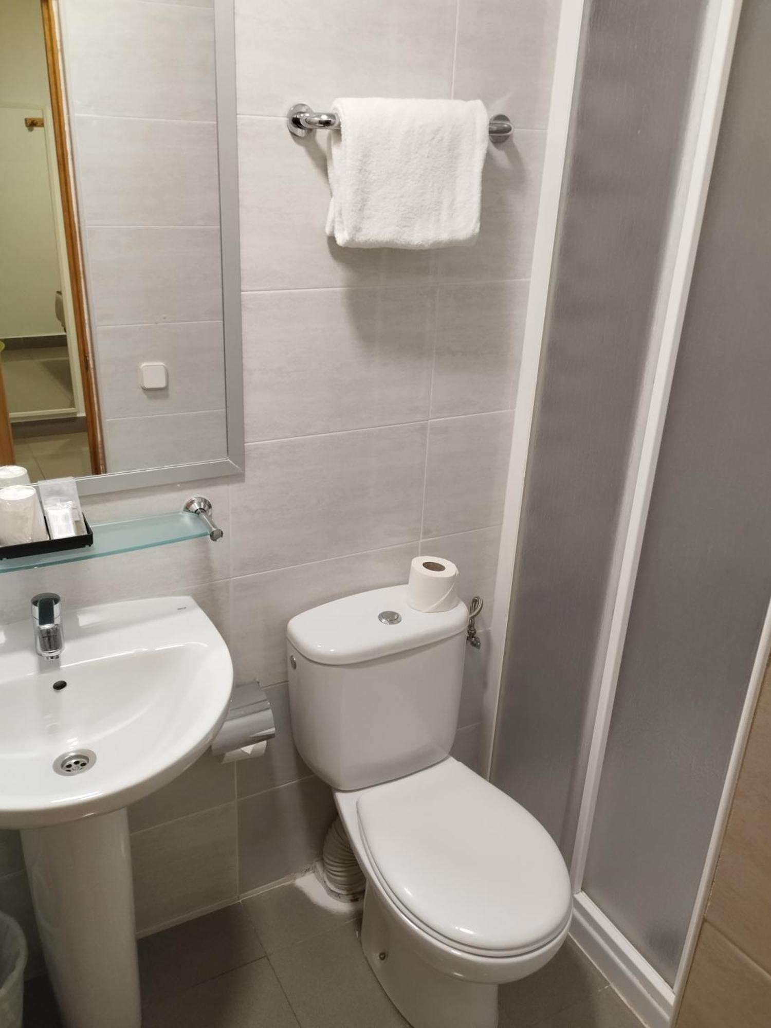 Hostal La Terrassa برشلونة الغرفة الصورة