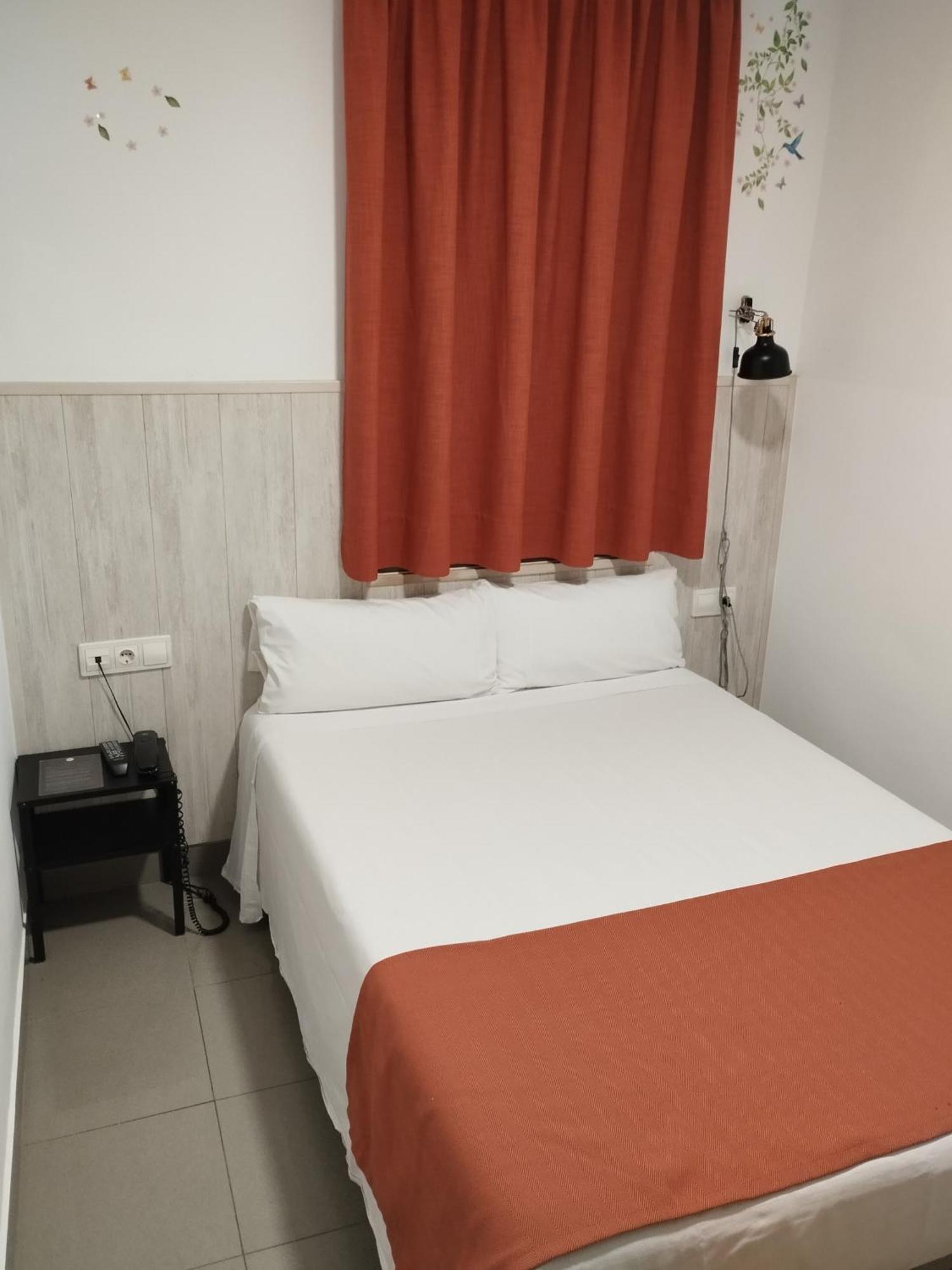 Hostal La Terrassa برشلونة الغرفة الصورة